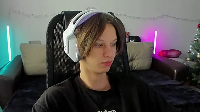 Ostin meow online show from 12/17/25, 06:30