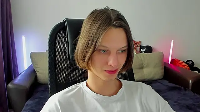 Ostin meow online show from 03/16/26, 05:44