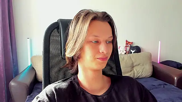 Ostin meow online show from 04/22/26, 10:28