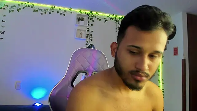 Raf brunette online show from 12/28/24, 02:21