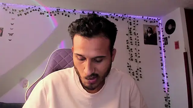 Raf brunette online show from 01/30/25, 08:42