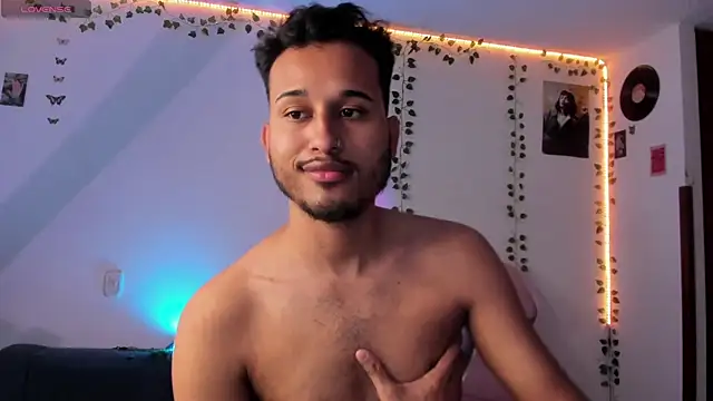 Raf brunette online show from 02/20/25, 12:04