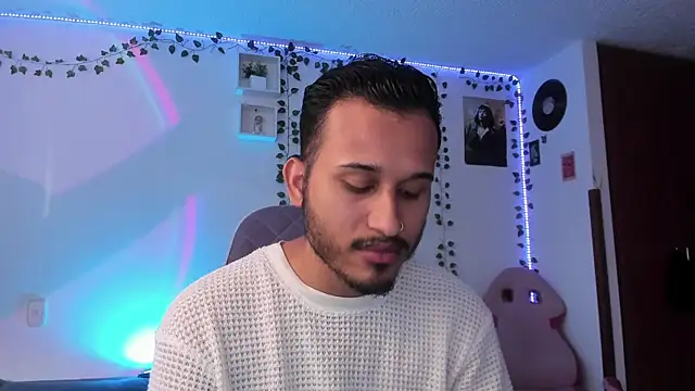 Raf brunette online show from 03/13/25, 12:13