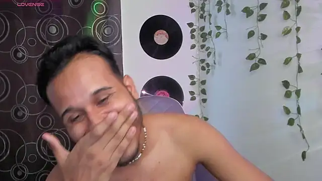 Raf brunette online show from 10/16/25, 11:22