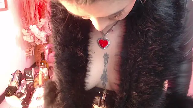 scarleth blue online show from 11/15/25, 03:04