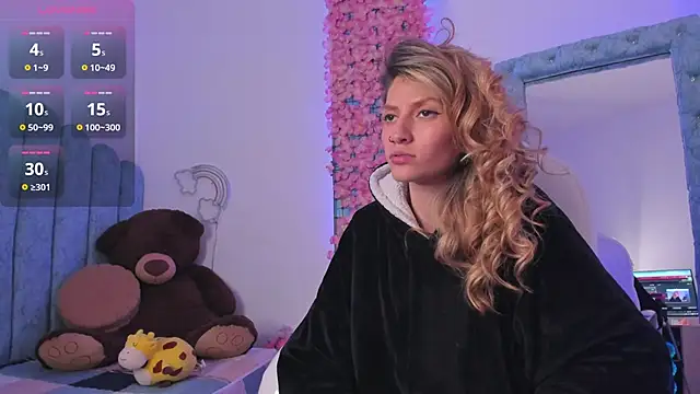 Snapshot of summer_sweet_ chatting on 12/17/24, 10:34 summer sweet online show from 12/17/24, 10:34