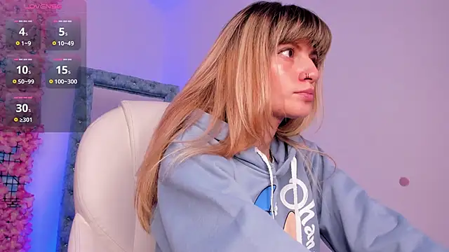 Snapshot of summer_sweet_ chatting on 01/16/25, 03:34 summer sweet online show from 01/16/25, 03:34