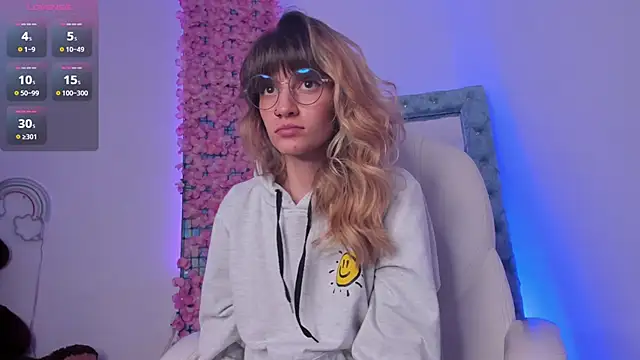 Snapshot of summer_sweet_ chatting on 02/03/25, 09:52 summer sweet online show from 02/03/25, 09:52