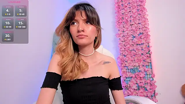 Snapshot of summer_sweet_ chatting on 03/22/25, 11:09 summer sweet online show from 03/22/25, 11:09