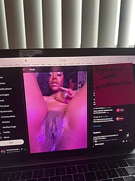 Snapshot of CookieeKawaiix chatting on 02/19/25, 09:36 CookieeKawaiix online show from 02/19/25, 09:36