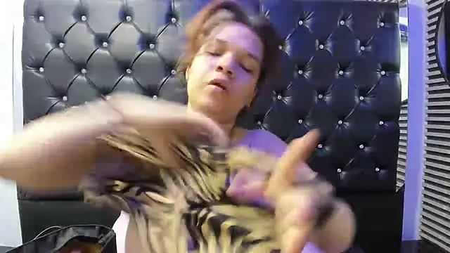 MelanyCarter18 online show from 12/17/25, 01:50