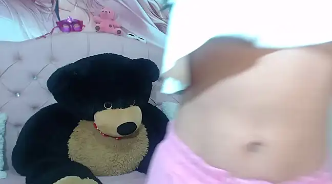 Snapshot of Bonnie-Kim chatting on 12/31/24, 01:19 Bonnie-Kim online show from 12/31/24, 01:19