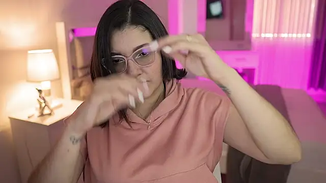 Camilaa bueno online show from 12/18/24, 09:18