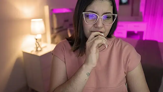 Camilaa bueno online show from 12/19/24, 12:24