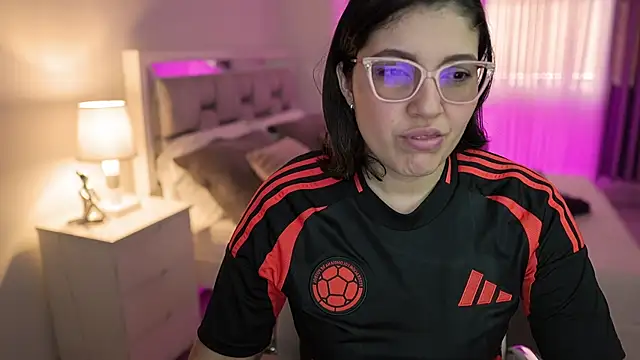 Camilaa bueno online show from 12/21/24, 05:07