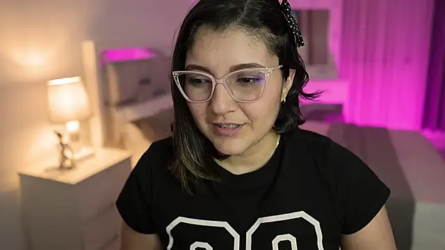 Camilaa bueno online show from 01/12/25, 04:00