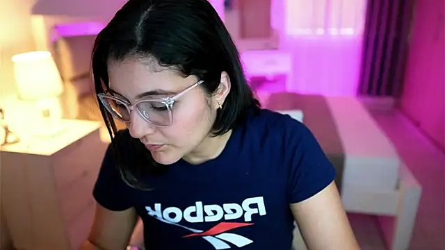 Camilaa bueno online show from 03/10/25, 10:34