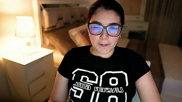 Camilaa bueno online show from 10/19/25, 11:49