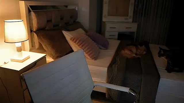 Camilaa bueno online show from 11/18/25, 11:37