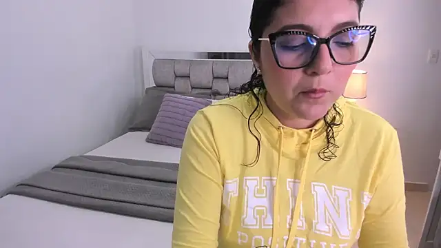 Camilaa bueno online show from 04/08/26, 11:16