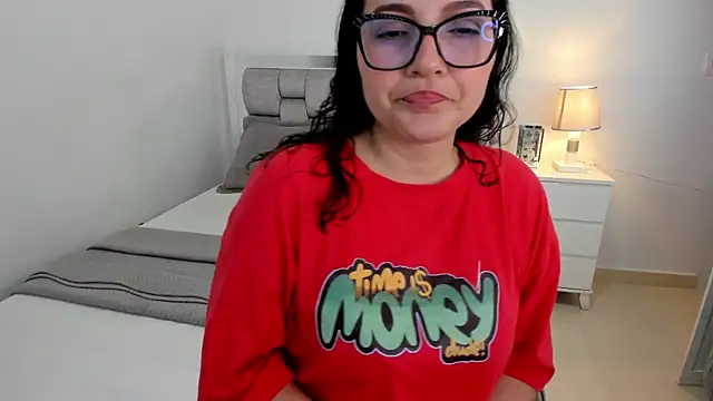 Camilaa bueno online show from 04/11/26, 10:47