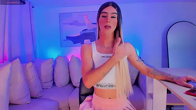 Snapshot of Ashley_Reminton chatting on 01/04/25, 11:54 Ashley Reminton online show from 01/04/25, 11:54