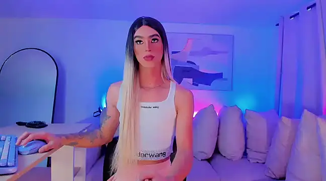 Snapshot of Ashley_Reminton chatting on 01/04/25, 02:56 Ashley Reminton online show from 01/04/25, 02:56