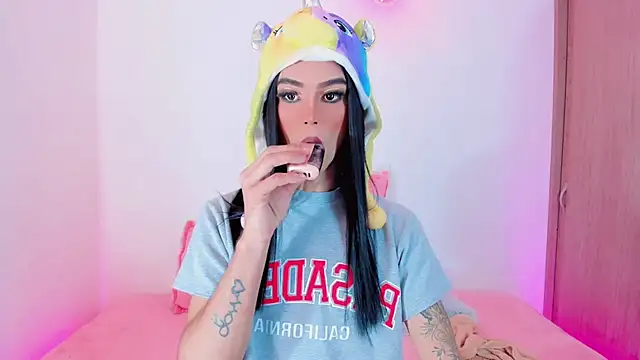 Snapshot of Ashley_Reminton chatting on 03/02/25, 10:56 Ashley Reminton online show from 03/02/25, 10:56