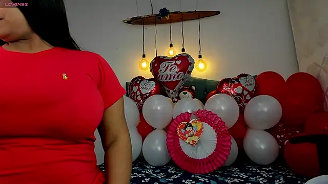 Any topless online show from 02/11/25, 02:57