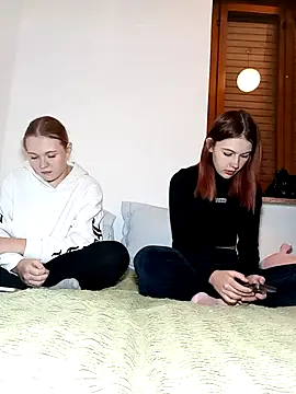 ella grays online show from 10/27/25, 05:50