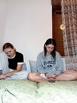 ella grays online show from 11/01/25, 07:27