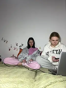 ella grays online show from 03/27/26, 06:40