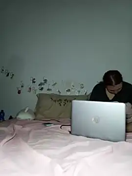 Snapshot of ella_grays chatting on 06/05/26, 05:07 ella grays online show from 06/05/26, 05:07