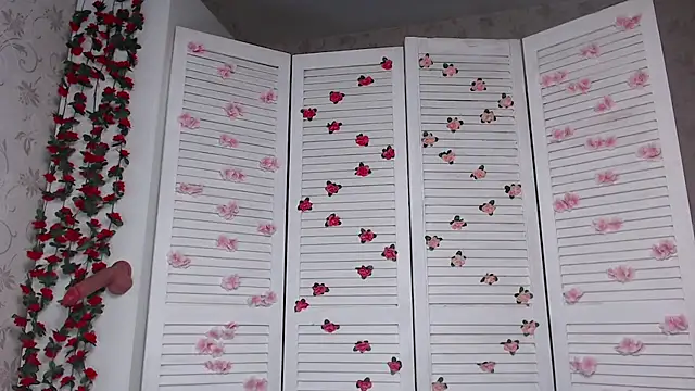 Snapshot of sofiaa_here chatting on 11/25/25, 12:10 sofiaa here online show from 11/25/25, 12:10