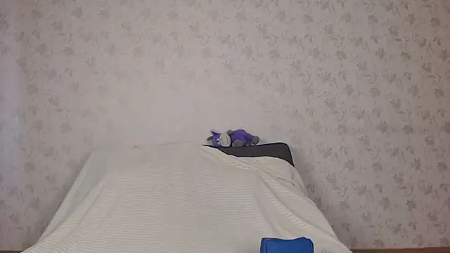 sofiaa here online show from 06/15/26, 12:02