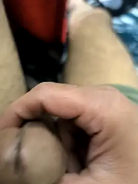 Snapshot of faaseel chatting on 02/13/25, 04:39 faaseel online show from 02/13/25, 04:39