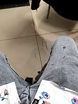 Snapshot of faaseel chatting on 02/14/25, 07:28 faaseel online show from 02/14/25, 07:28