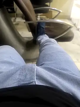 Snapshot of faaseel chatting on 03/12/25, 10:05 faaseel online show from 03/12/25, 10:05