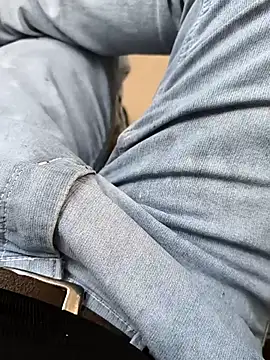 Snapshot of faaseel chatting on 03/17/25, 09:22 faaseel online show from 03/17/25, 09:22