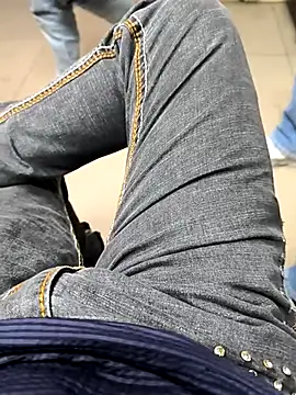 Snapshot of faaseel chatting on 09/19/25, 10:05 faaseel online show from 09/19/25, 10:05