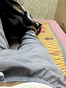 Snapshot of faaseel chatting on 11/16/25, 06:02 faaseel online show from 11/16/25, 06:02