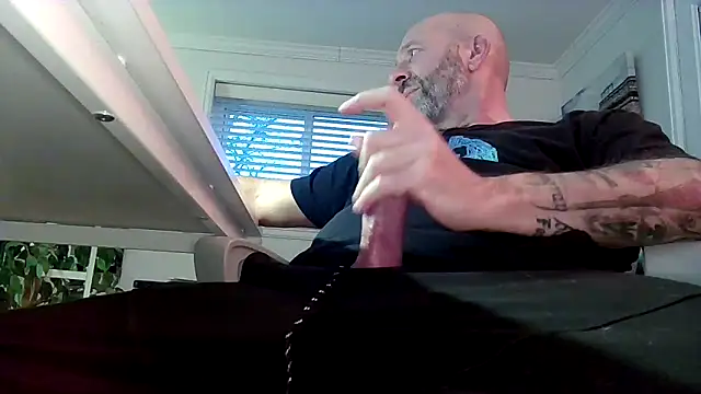 Snapshot of MileHighCock chatting on 12/13/24, 11:39 MileHighCock online show from 12/13/24, 11:39