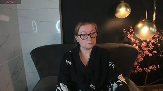 Snapshot of AlexandraKind chatting on 01/25/25, 11:11 AlexandraKind online show from 01/25/25, 11:11