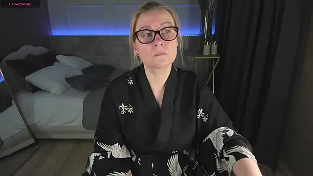 Snapshot of AlexandraKind chatting on 01/28/25, 08:47 AlexandraKind online show from 01/28/25, 08:47