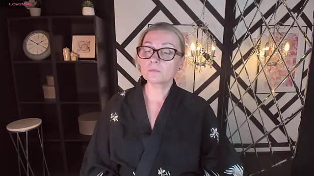 Snapshot of AlexandraKind chatting on 02/05/25, 04:36 AlexandraKind online show from 02/05/25, 04:36