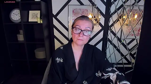 Snapshot of AlexandraKind chatting on 02/09/25, 03:32 AlexandraKind online show from 02/09/25, 03:32