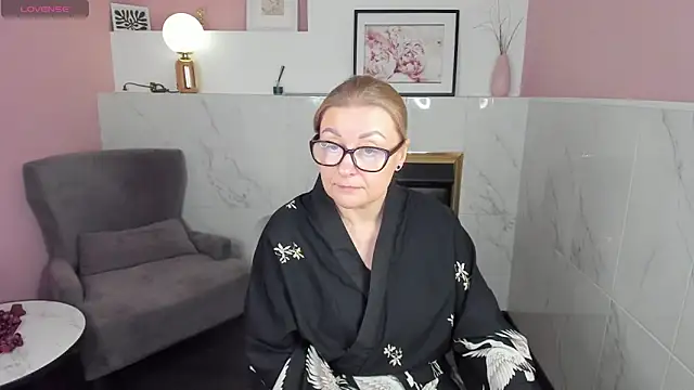 Snapshot of AlexandraKind chatting on 02/12/25, 07:56 AlexandraKind online show from 02/12/25, 07:56