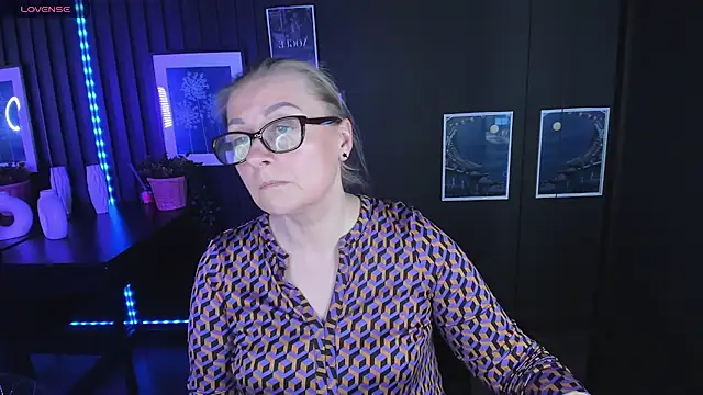 Snapshot of AlexandraKind chatting on 02/22/25, 03:01 AlexandraKind online show from 02/22/25, 03:01