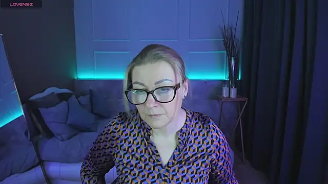 Snapshot of AlexandraKind chatting on 02/24/25, 08:36 AlexandraKind online show from 02/24/25, 08:36