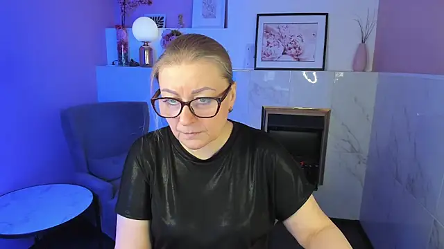 Snapshot of AlexandraKind chatting on 03/15/25, 01:51 AlexandraKind online show from 03/15/25, 01:51